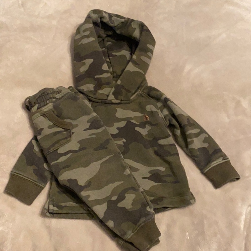 Baby Gap Green Camo Hoodie Sweat Set Size 12-18 months